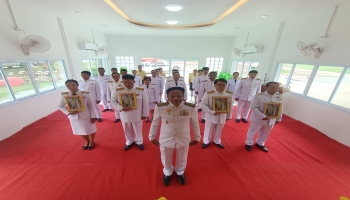 พิธีรับพระราชทานพระบรมฉายาลักษณ์ พระบาทสมเด็จพระเจ้าอยู่หัว และสมเด็จพระนางเจ้าฯ พระบรมราชินี เพื่อส่งมอบให้ศูนย์พัฒนาเด็กเล็กบ้านโคกคอน หมู่ที่ 5